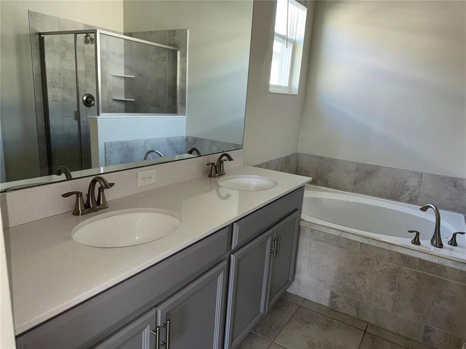 出租: $2,650 (4 贝兹, 3 浴室, 2006 平方英尺)