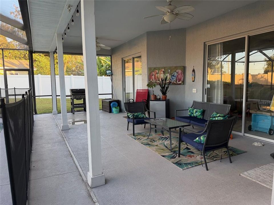 For Sale: $545,000 (5 beds, 2 baths, 2469 Square Feet)