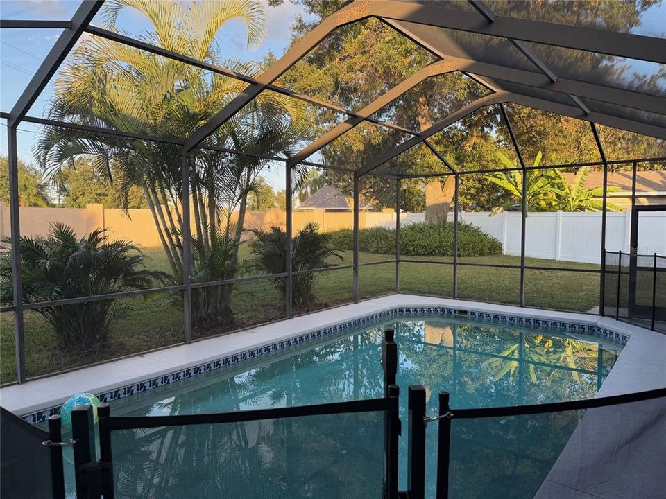 For Sale: $545,000 (5 beds, 2 baths, 2469 Square Feet)