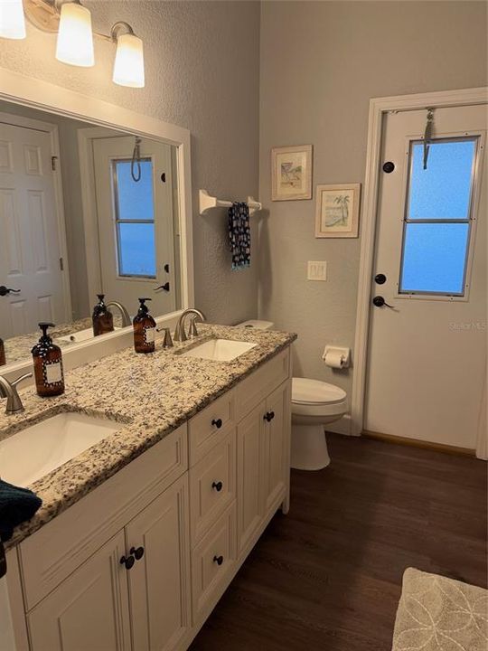 For Sale: $545,000 (5 beds, 2 baths, 2469 Square Feet)