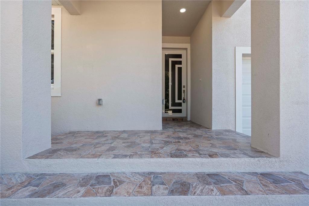 Active With Contract: $487,900 (3 beds, 2 baths, 1697 Square Feet)