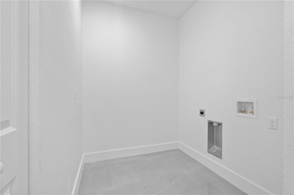 Active With Contract: $487,900 (3 beds, 2 baths, 1697 Square Feet)