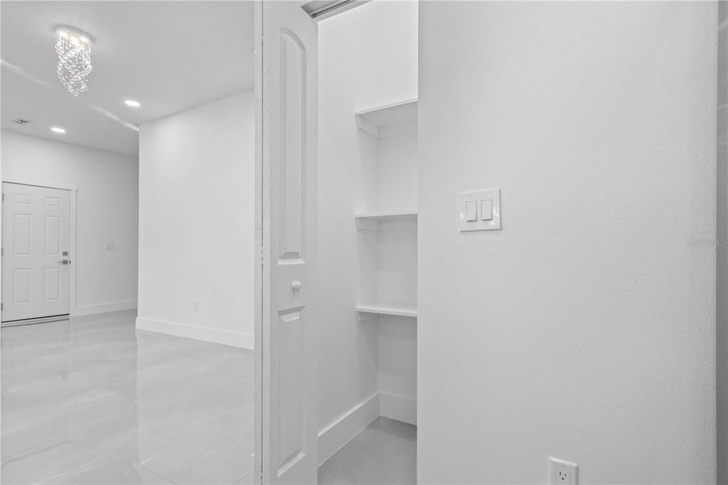 Active With Contract: $487,900 (3 beds, 2 baths, 1697 Square Feet)