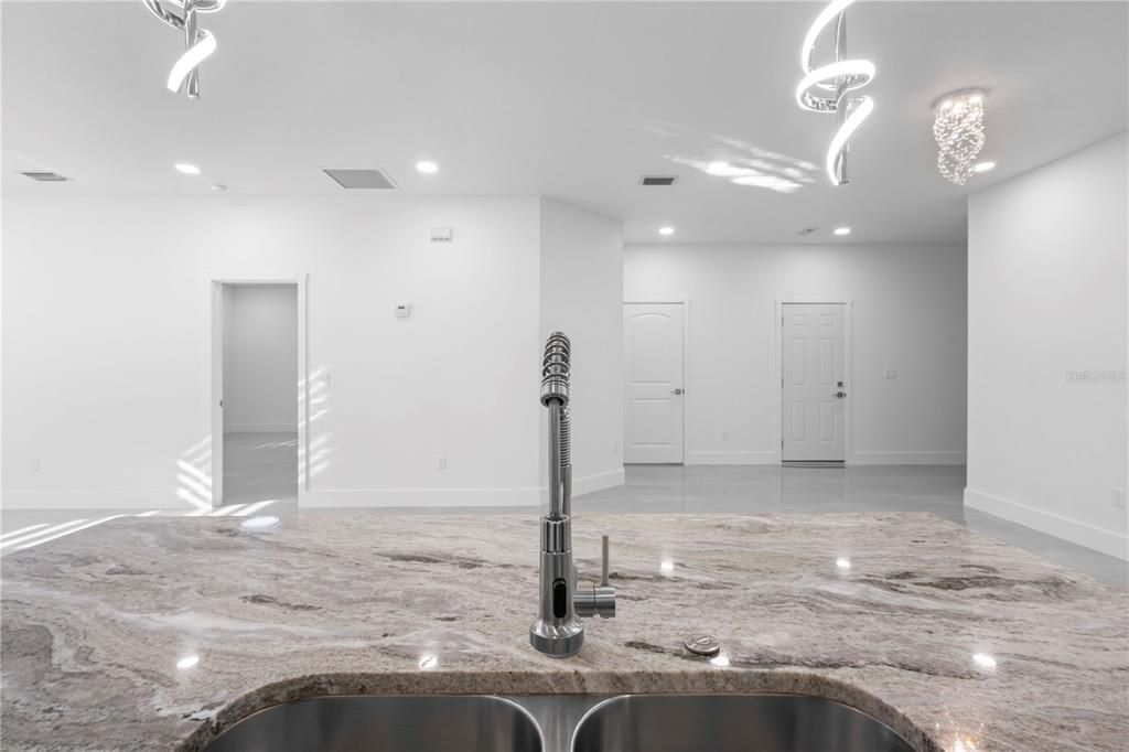 Active With Contract: $487,900 (3 beds, 2 baths, 1697 Square Feet)