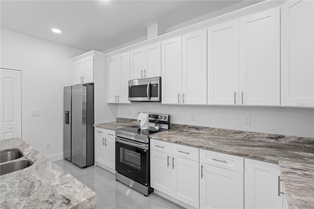 Active With Contract: $487,900 (3 beds, 2 baths, 1697 Square Feet)