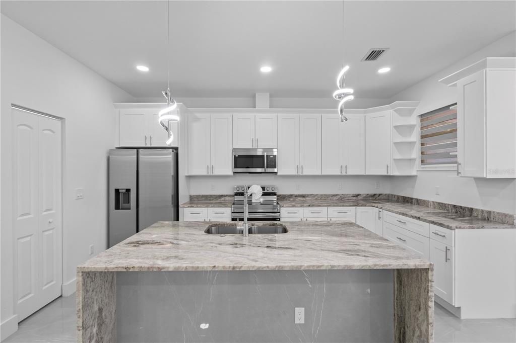 Active With Contract: $487,900 (3 beds, 2 baths, 1697 Square Feet)