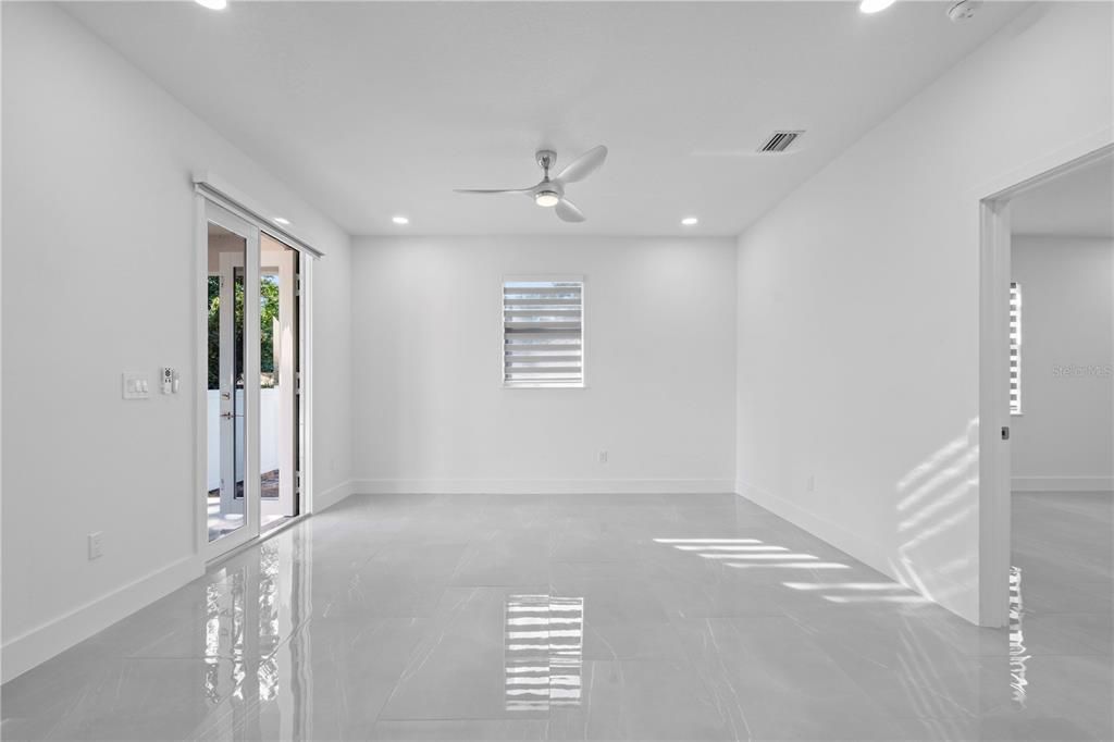 Active With Contract: $487,900 (3 beds, 2 baths, 1697 Square Feet)