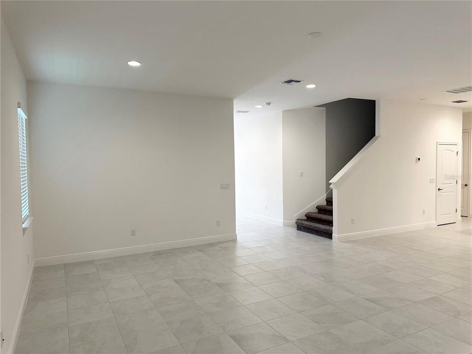 For Rent: $2,800 (5 beds, 3 baths, 2951 Square Feet)