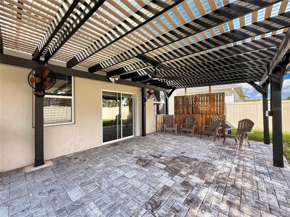 出租: $3,700 (5 贝兹, 3 浴室, 3266 平方英尺)