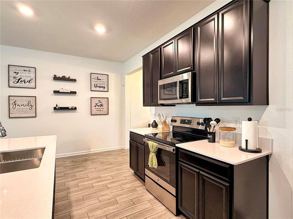 出租: $3,700 (5 贝兹, 3 浴室, 3266 平方英尺)