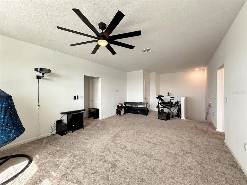 出租: $3,700 (5 贝兹, 3 浴室, 3266 平方英尺)