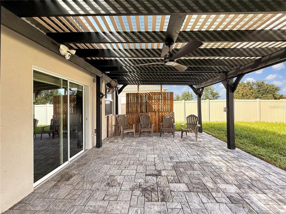 出租: $3,700 (5 贝兹, 3 浴室, 3266 平方英尺)