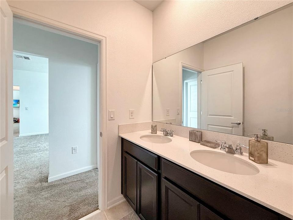 出租: $3,700 (5 贝兹, 3 浴室, 3266 平方英尺)