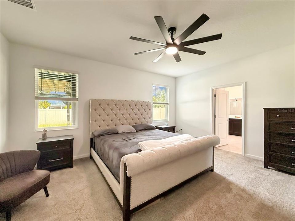 出租: $3,700 (5 贝兹, 3 浴室, 3266 平方英尺)