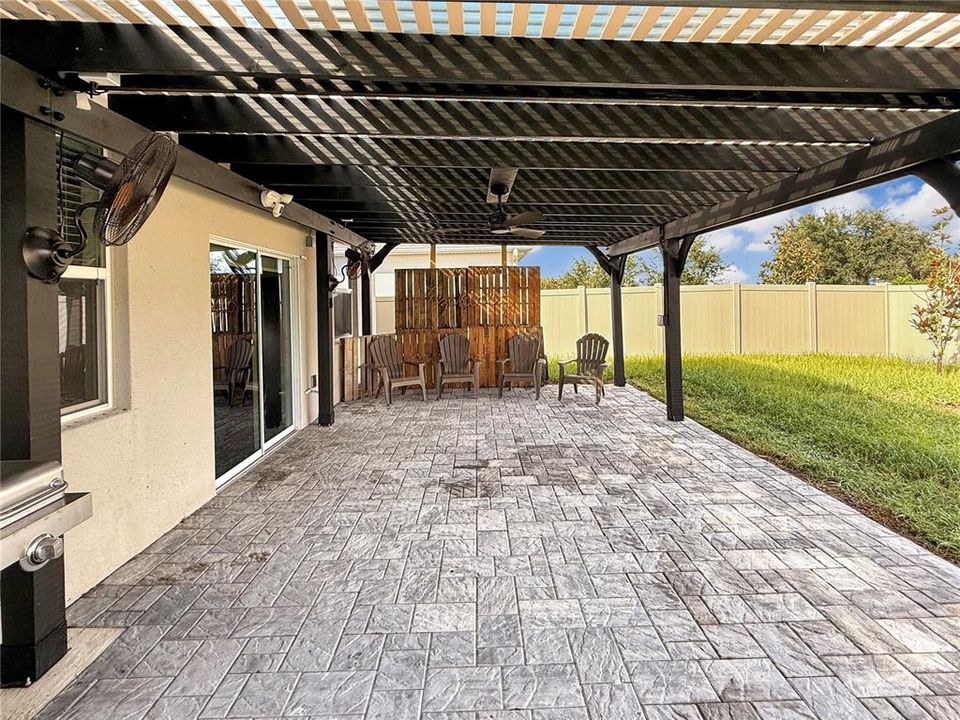 出租: $3,700 (5 贝兹, 3 浴室, 3266 平方英尺)