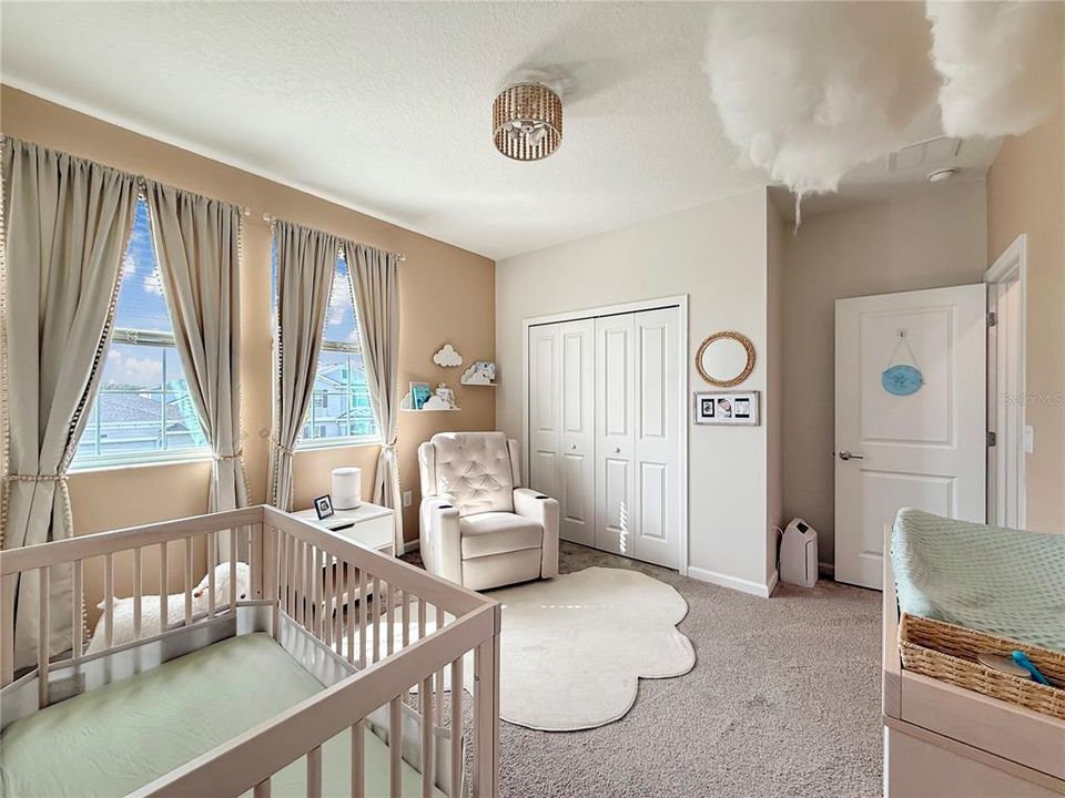 出租: $3,700 (5 贝兹, 3 浴室, 3266 平方英尺)