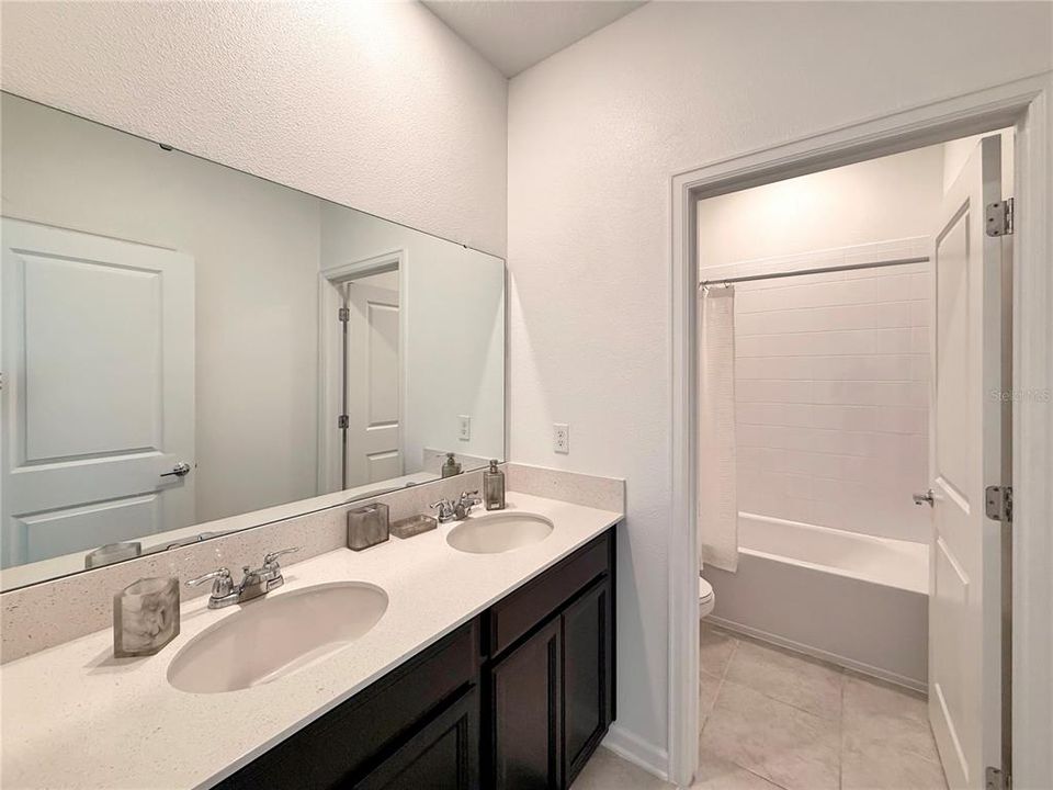 出租: $3,700 (5 贝兹, 3 浴室, 3266 平方英尺)