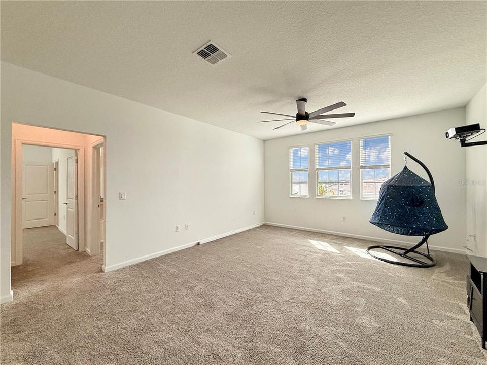 出租: $3,700 (5 贝兹, 3 浴室, 3266 平方英尺)