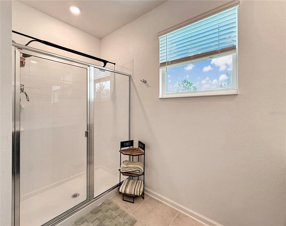 出租: $3,700 (5 贝兹, 3 浴室, 3266 平方英尺)