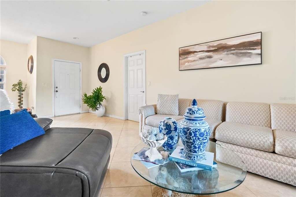 На продажу: $415,000 (3 спален, 2 ванн, 1994 Квадратных фут)