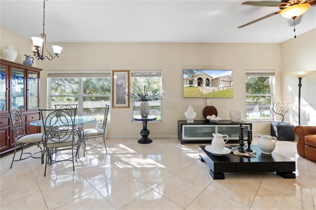 На продажу: $415,000 (3 спален, 2 ванн, 1994 Квадратных фут)