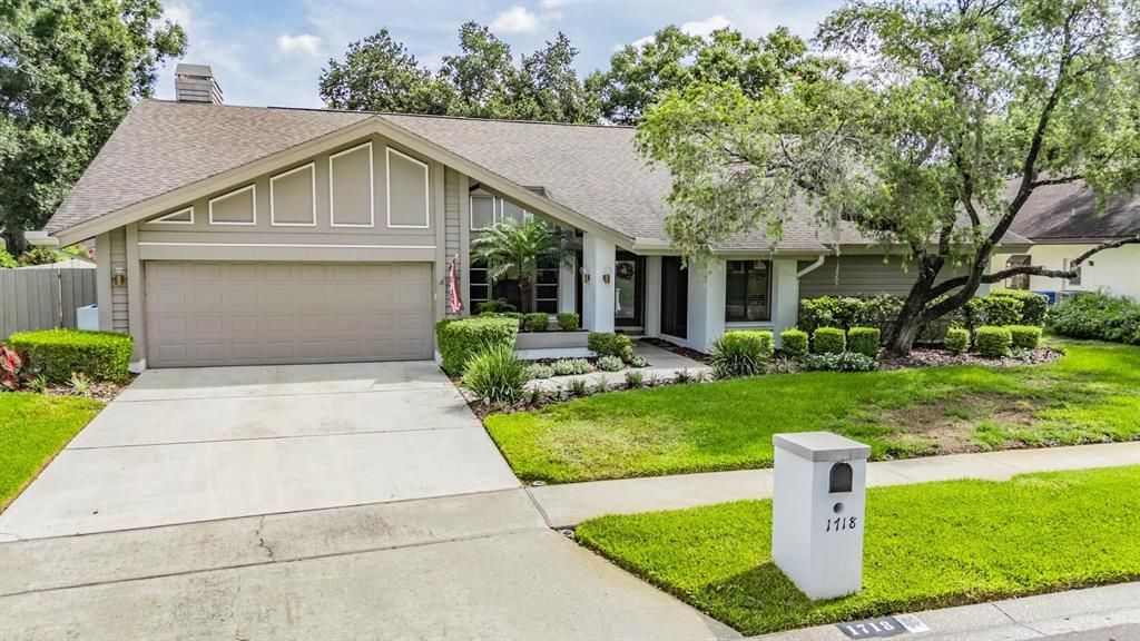 Recently Sold: $825,000 (4 beds, 2 baths, 2938 Square Feet)