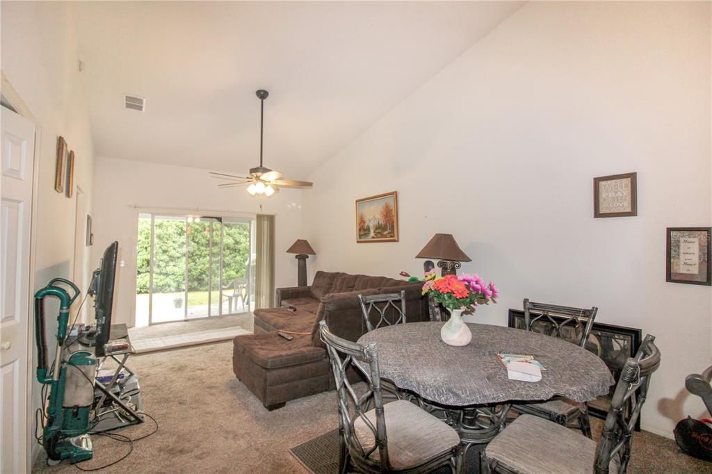 For Sale: $190,000 (2 beds, 2 baths, 1241 Square Feet)