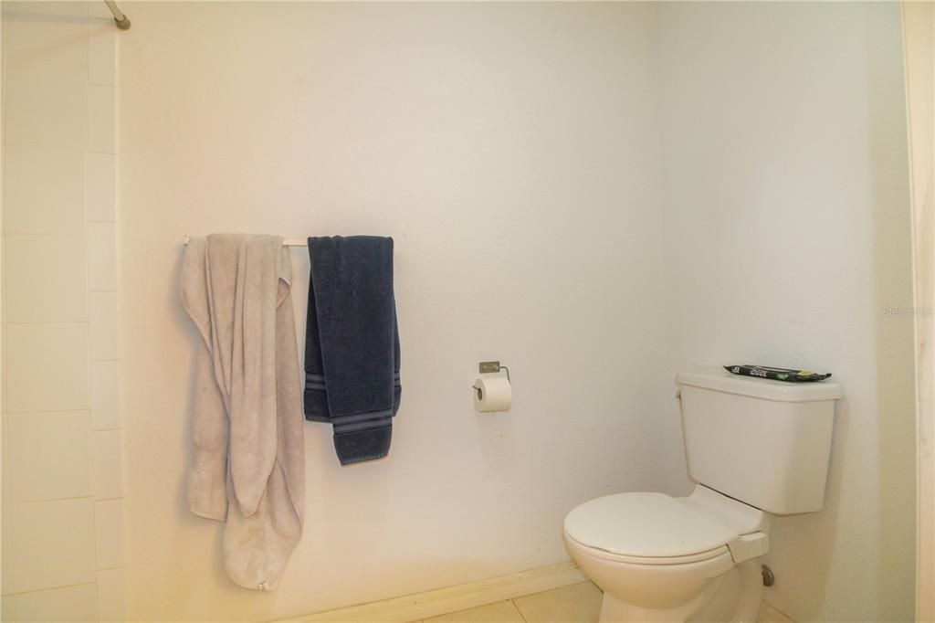 For Sale: $190,000 (2 beds, 2 baths, 1241 Square Feet)