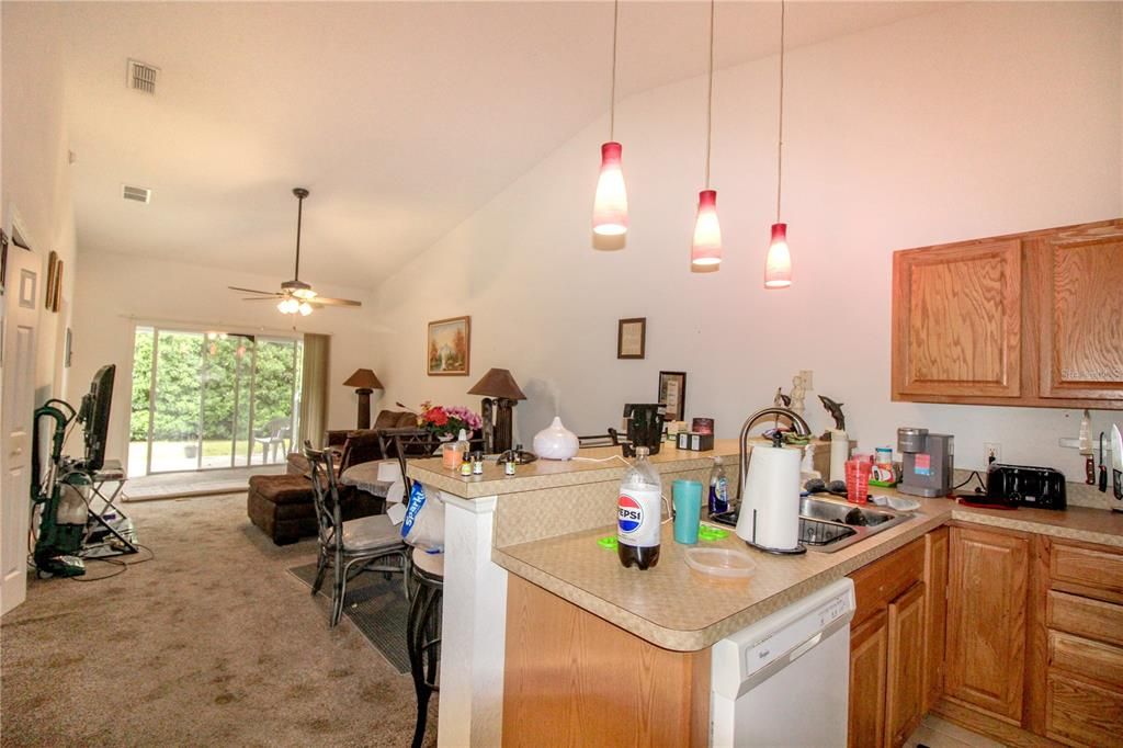 For Sale: $190,000 (2 beds, 2 baths, 1241 Square Feet)