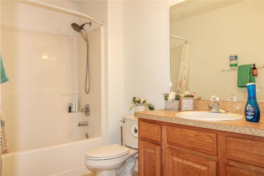 For Sale: $190,000 (2 beds, 2 baths, 1241 Square Feet)