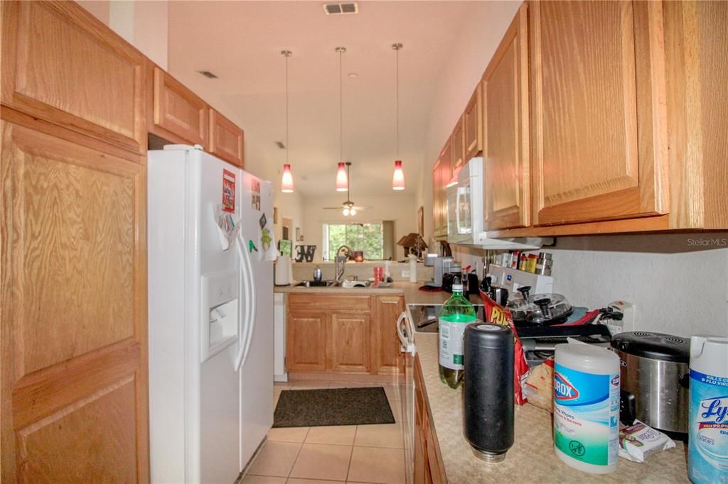 For Sale: $190,000 (2 beds, 2 baths, 1241 Square Feet)