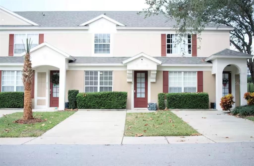 Recently Rented: $2,600 (3 beds, 3 baths, 1454 Square Feet)