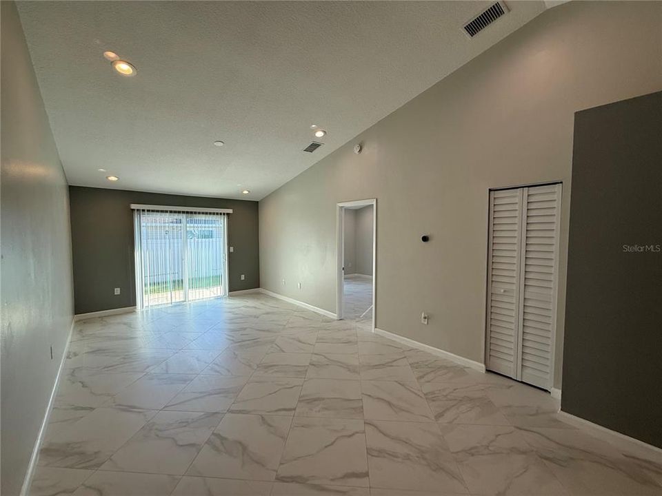 出租: $1,950 (2 贝兹, 2 浴室, 1000 平方英尺)