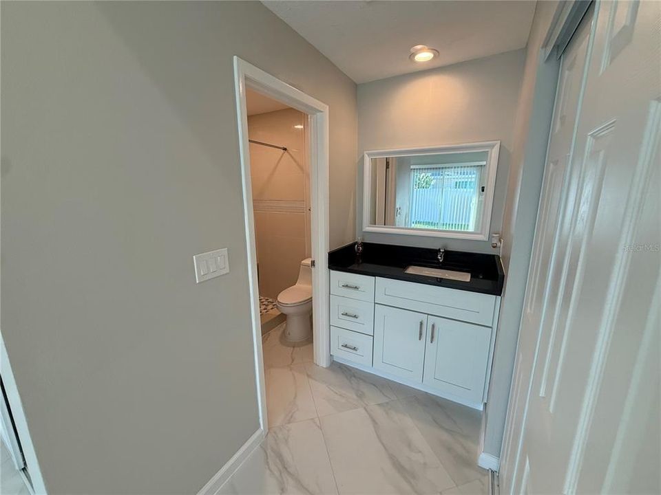 出租: $1,950 (2 贝兹, 2 浴室, 1000 平方英尺)