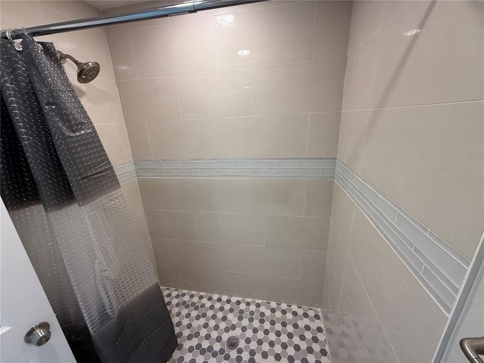 出租: $1,950 (2 贝兹, 2 浴室, 1000 平方英尺)