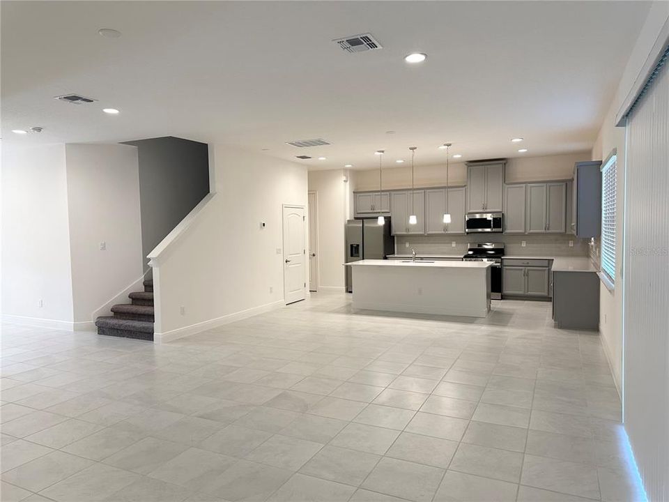 For Sale: $580,000 (5 beds, 3 baths, 2951 Square Feet)