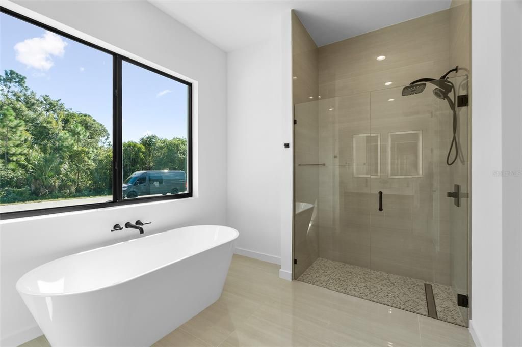 For Sale: $474,900 (4 beds, 2 baths, 1834 Square Feet)