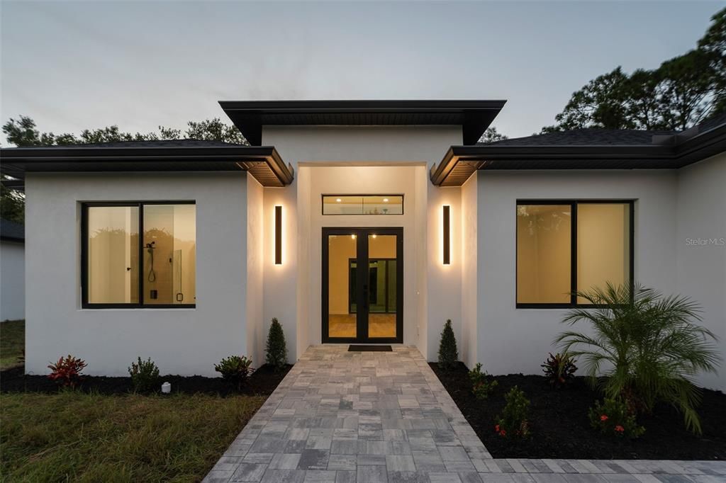 For Sale: $474,900 (4 beds, 2 baths, 1834 Square Feet)