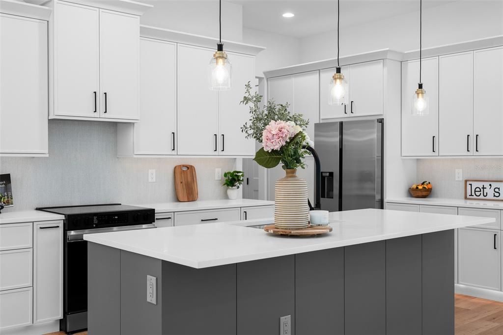 For Sale: $474,900 (4 beds, 2 baths, 1834 Square Feet)