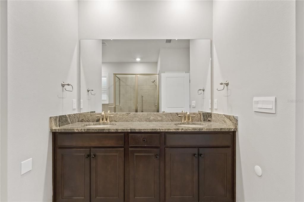 For Sale: $520,000 (4 beds, 2 baths, 2041 Square Feet)