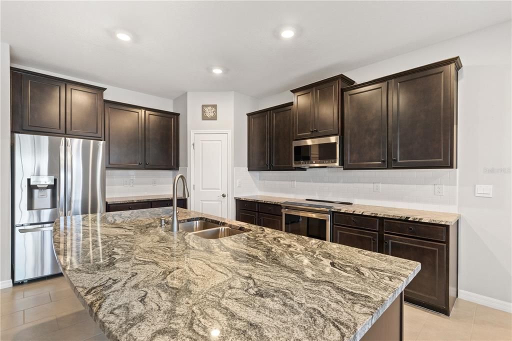 For Sale: $520,000 (4 beds, 2 baths, 2041 Square Feet)