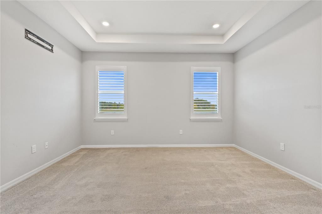 For Sale: $520,000 (4 beds, 2 baths, 2041 Square Feet)