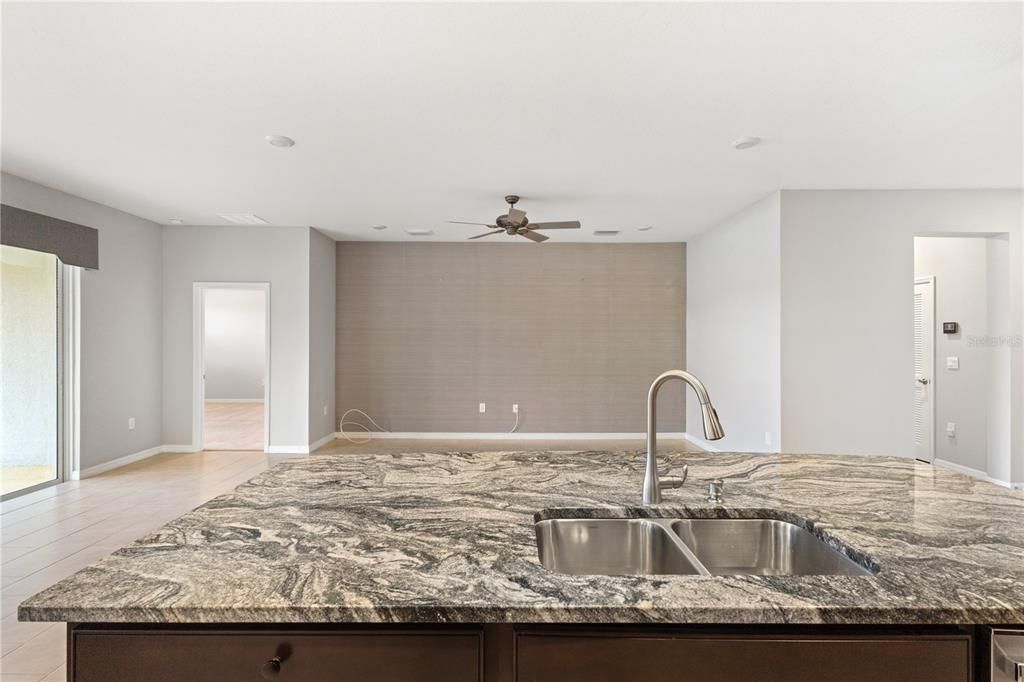 For Sale: $520,000 (4 beds, 2 baths, 2041 Square Feet)