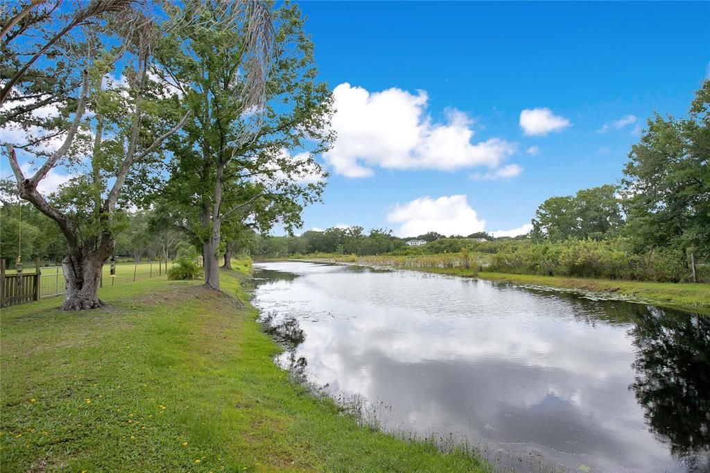 На продажу: $1,100,000 (4 спален, 2 ванн, 1825 Квадратных фут)