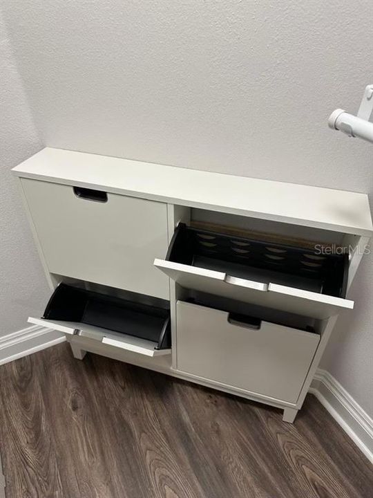 На продажу: $1,100,000 (4 спален, 2 ванн, 1825 Квадратных фут)