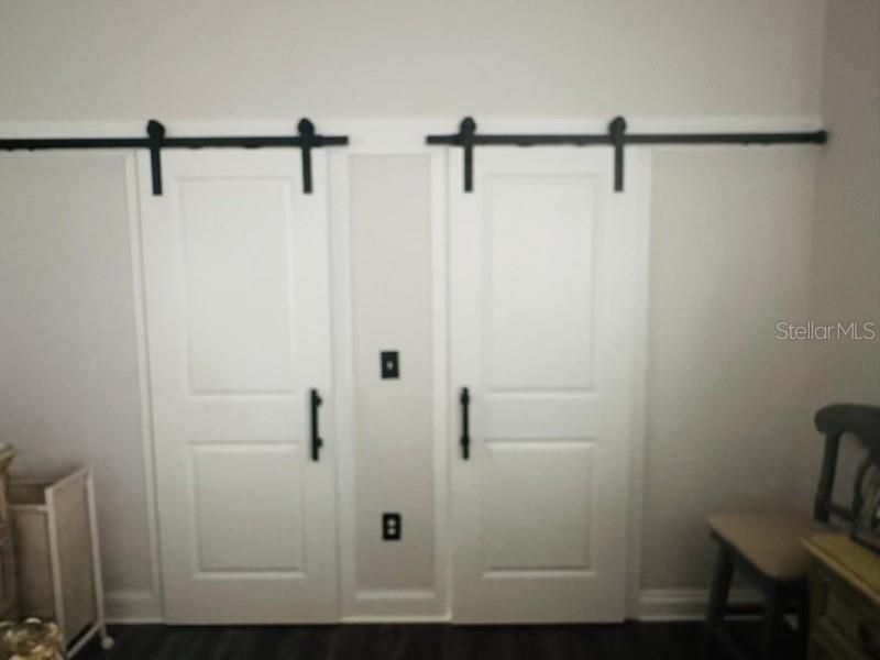 На продажу: $1,100,000 (4 спален, 2 ванн, 1825 Квадратных фут)