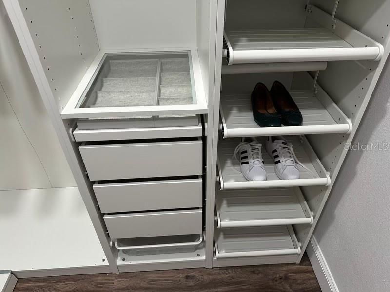 На продажу: $1,100,000 (4 спален, 2 ванн, 1825 Квадратных фут)