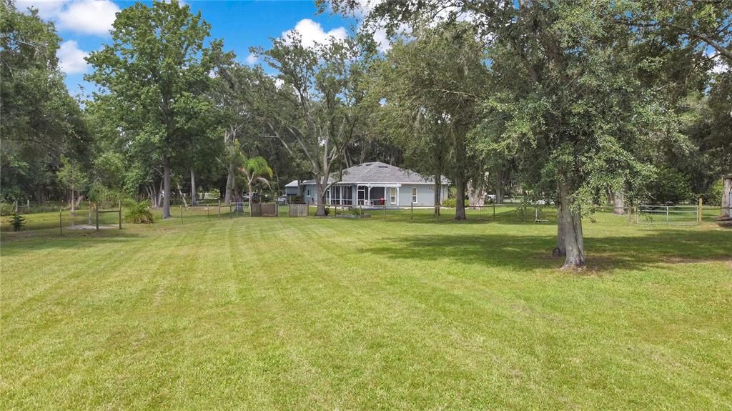 На продажу: $1,100,000 (4 спален, 2 ванн, 1825 Квадратных фут)