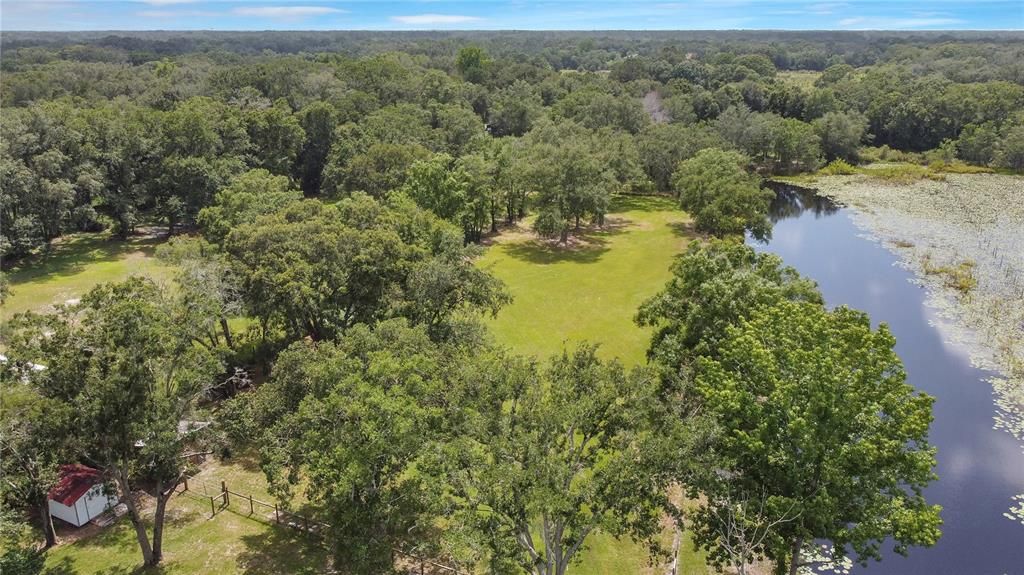 На продажу: $1,100,000 (4 спален, 2 ванн, 1825 Квадратных фут)