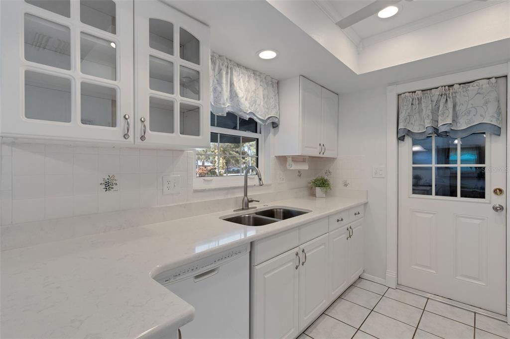 For Sale: $475,000 (2 beds, 2 baths, 1548 Square Feet)